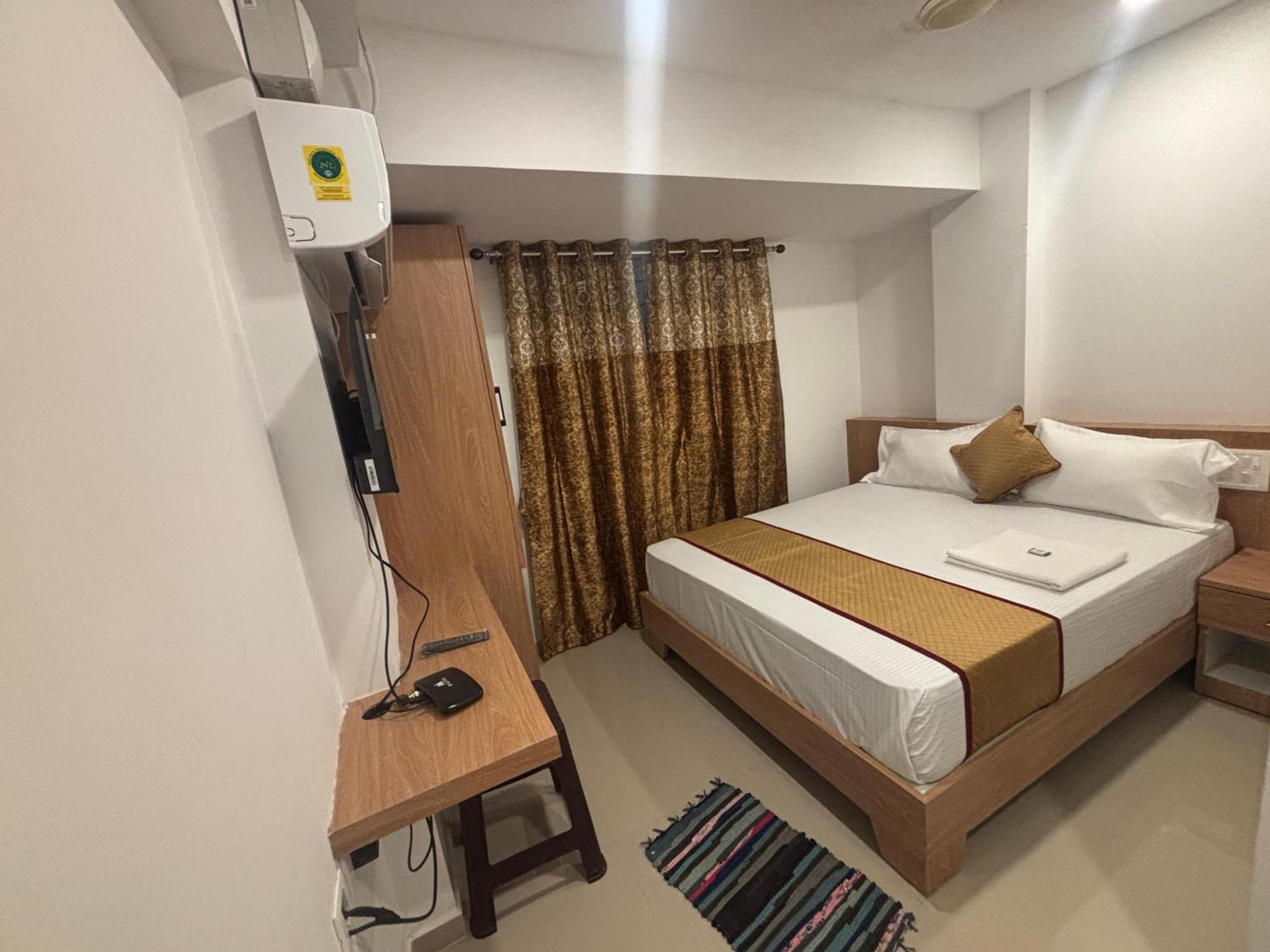 Classic Comfort Lodge Мангалор Экстерьер фото